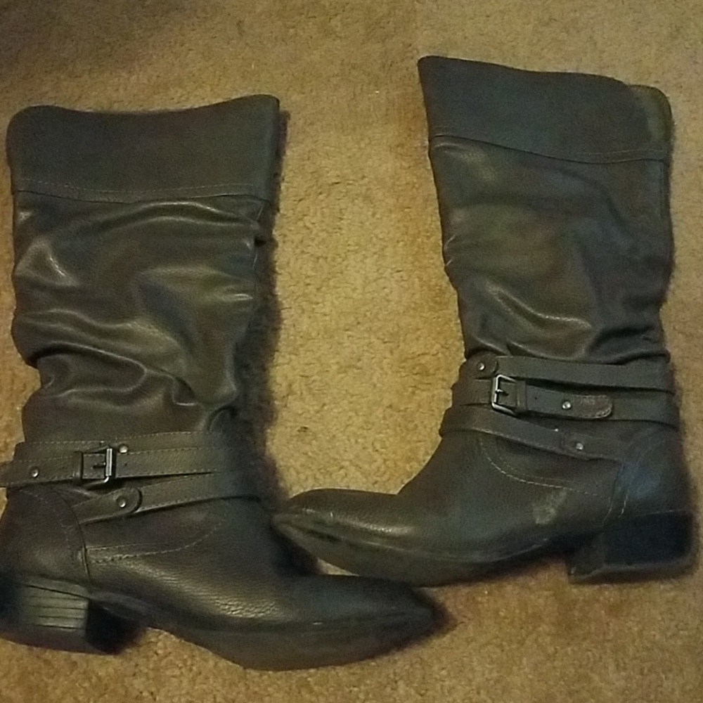 Tall grey boots, 7.5